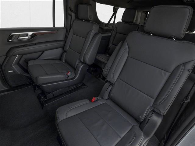 New 2026 Chevrolet Suburban LT image 9