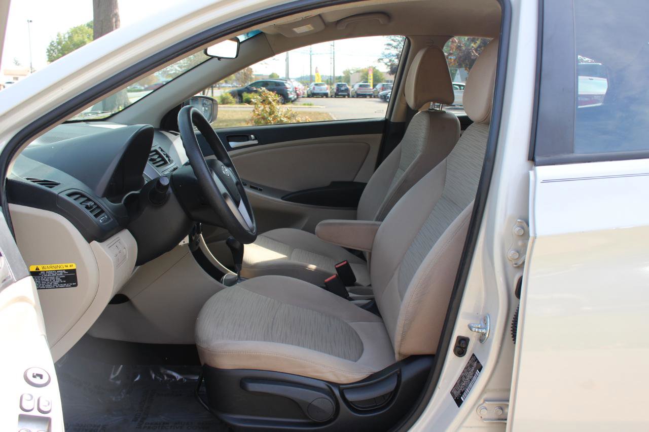 Used 2016 Hyundai Accent SE image 15
