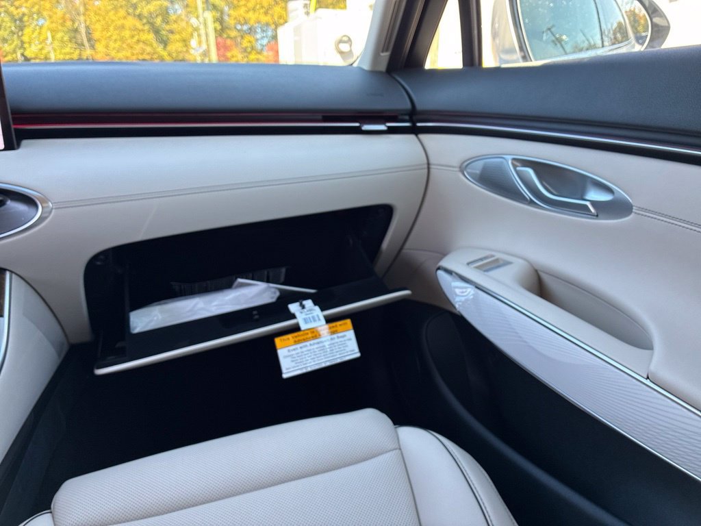New 2027 Genesis GV70 2.5T Advanced AWD/4WD image 39