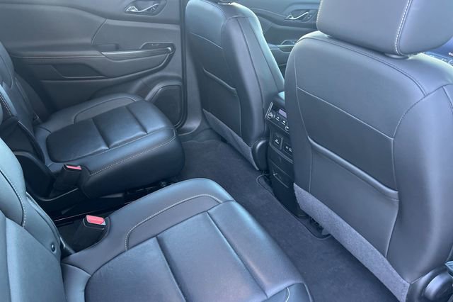 Used 2023 GMC Acadia SLT image 19