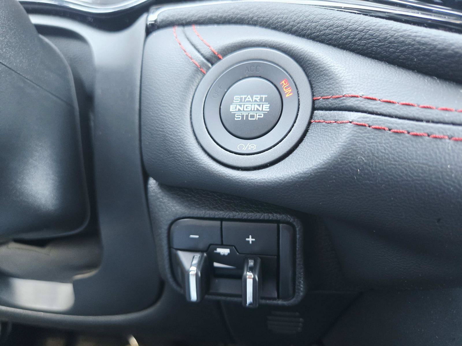 Used 2025 Dodge Durango GT AWD/4WD image 37