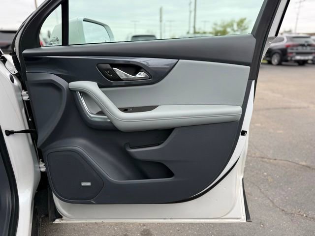 Used 2020 Chevrolet Blazer LT w/ Sound & Technology Package FWD image 18