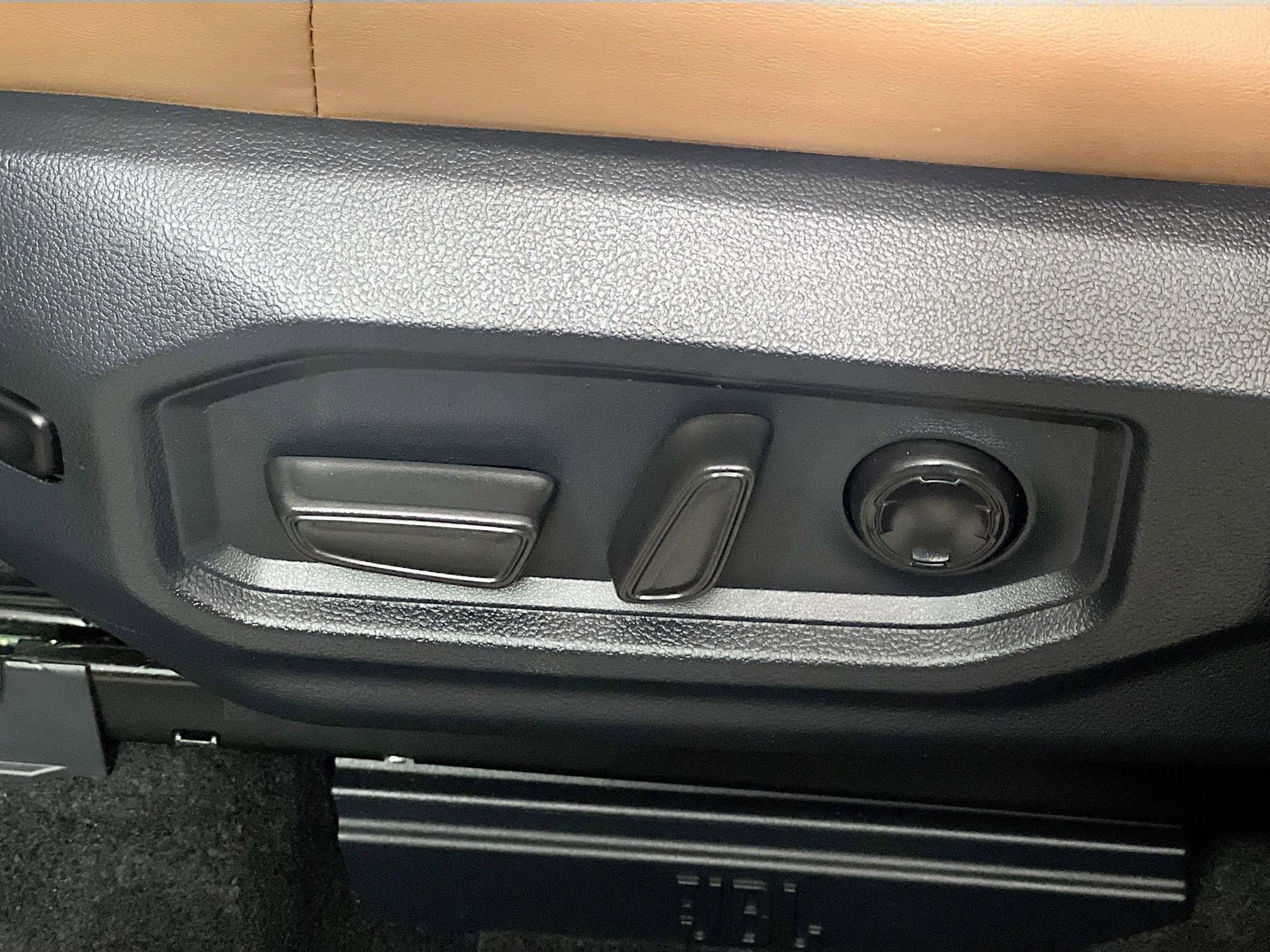 Used 2025 Toyota Tundra 1794 Edition w/ TRD Off-Road Package image 15