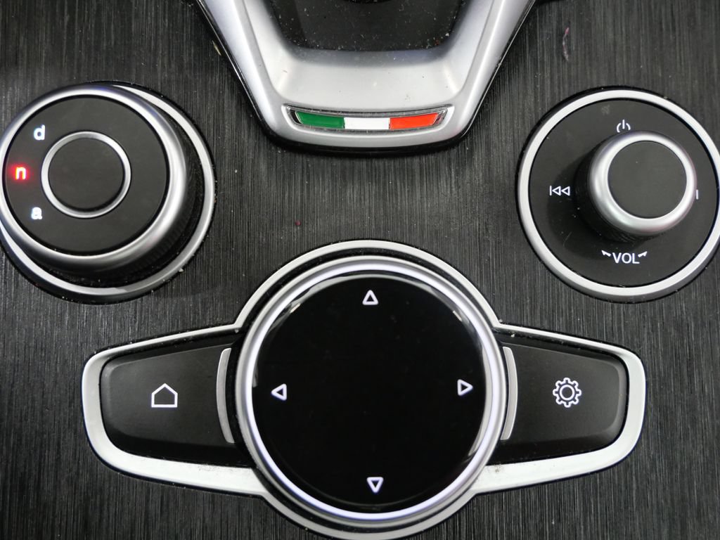 Used 2021 Alfa Romeo Stelvio Sprint w/ Sun & Sound Package AWD/4WD image 21