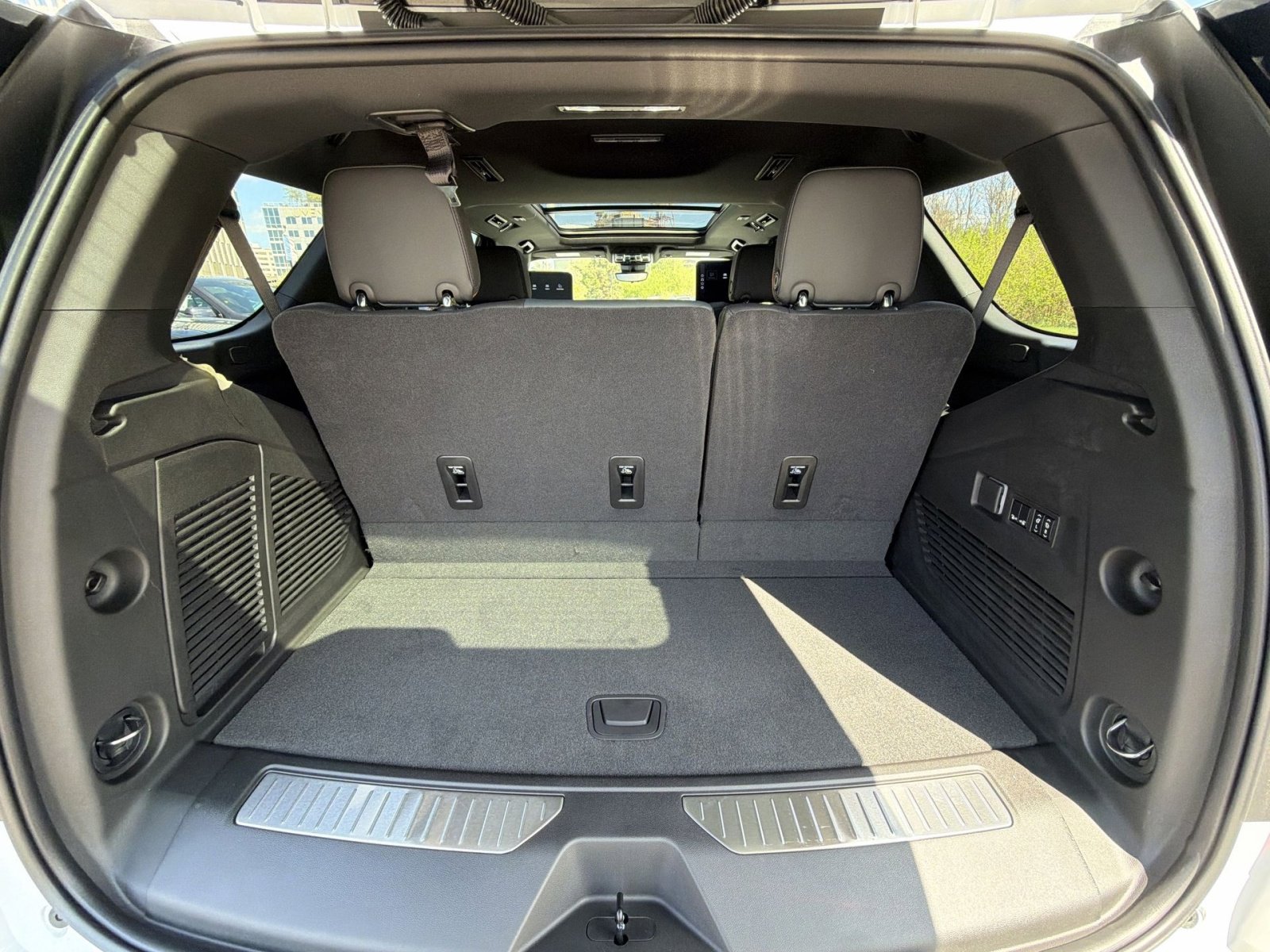 New 2026 GMC Yukon AT4 w/ AT4 Premium Plus Package AWD/4WD image 27