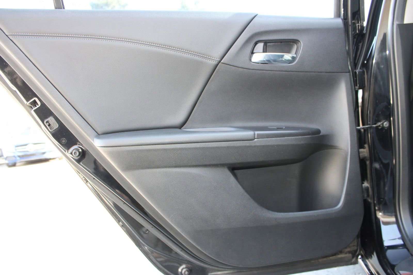 Used 2015 Honda Accord Sport image 14