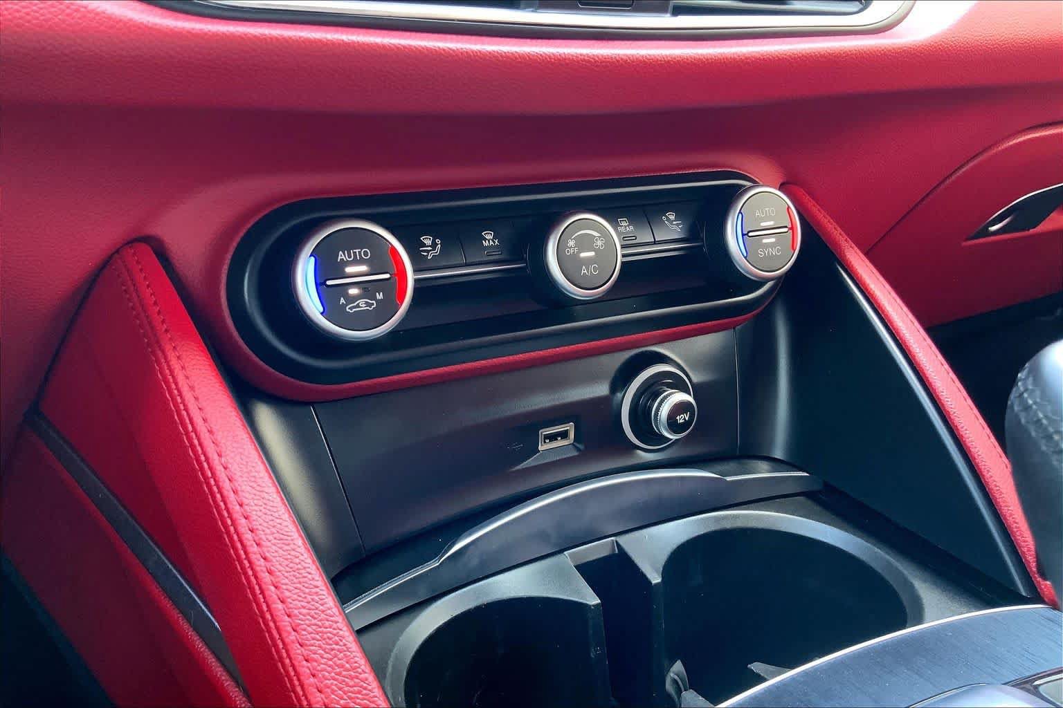 Used 2020 Alfa Romeo Stelvio RWD image 34