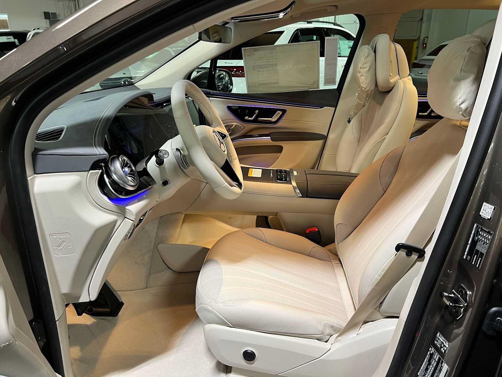 New 2026 Mercedes-Benz EQS 400 4MATIC SUV image 23