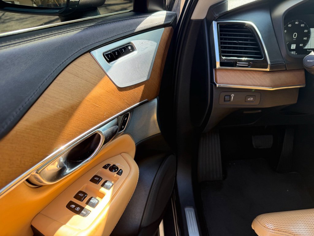 Used 2016 Volvo XC90 T6 Inscription w/ Vision Package image 25