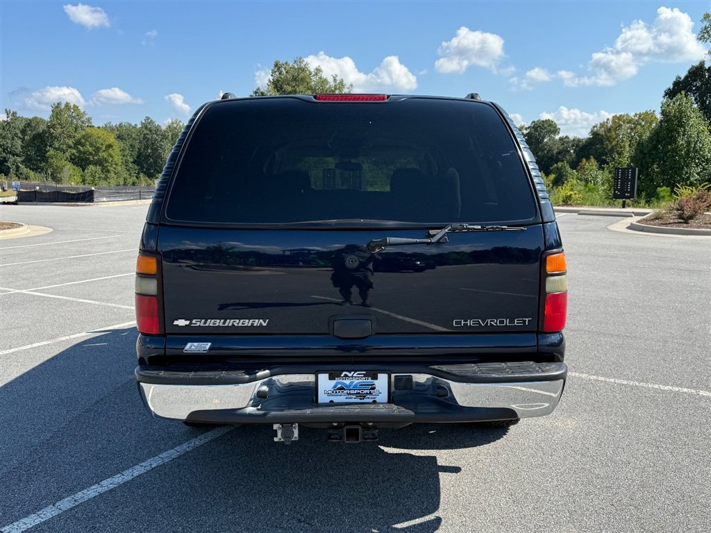 Used 2004 Chevrolet Suburban LS RWD image 4