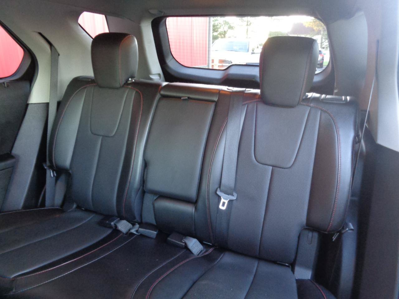 Used 2016 Chevrolet Equinox LTZ w/ Enhanced Convenience Package FWD image 9