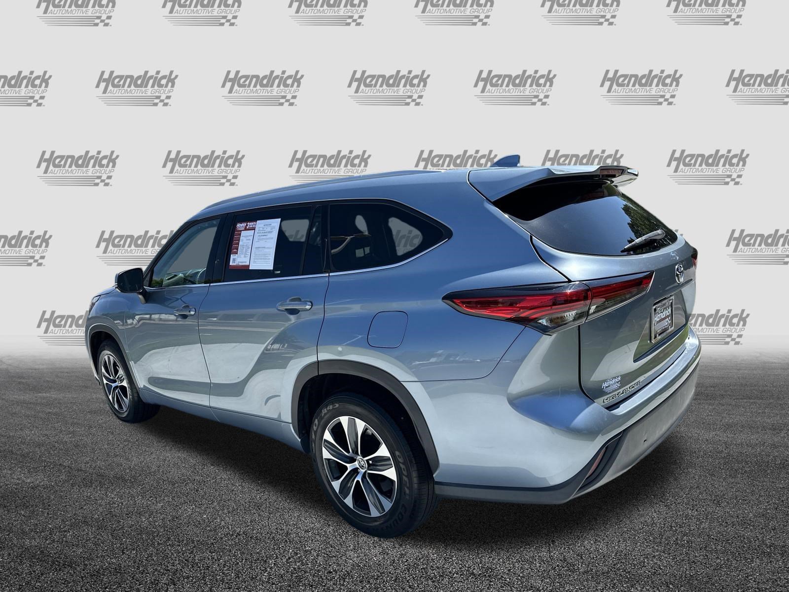 Used 2022 Toyota Highlander XLE FWD image 8