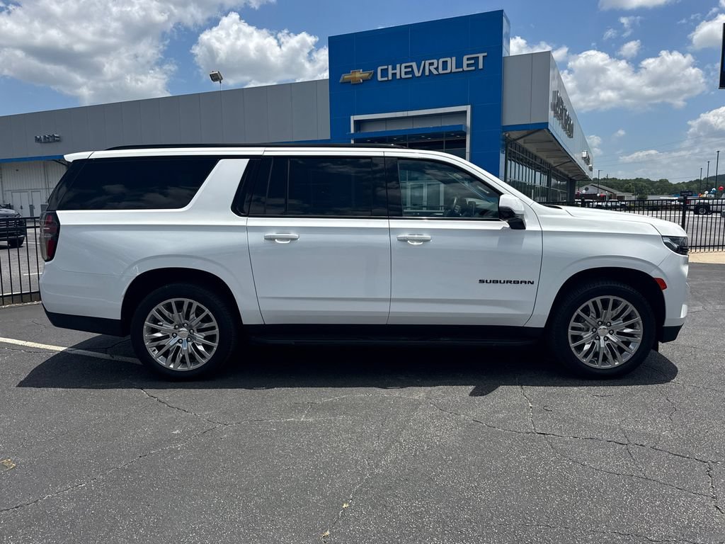 Used 2023 Chevrolet Suburban RST w/ Luxury Package AWD/4WD image 5
