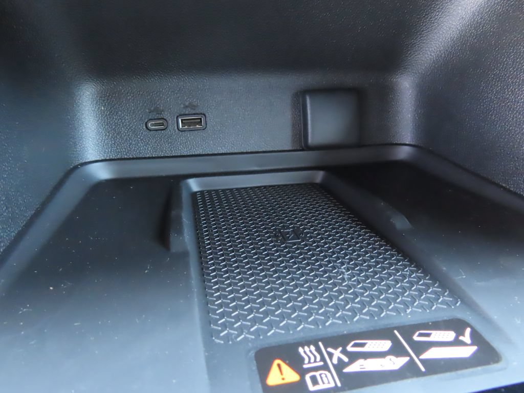 New 2026 Chevrolet Traverse RS w/ LPO, Floor Liner Package AWD/4WD image 12