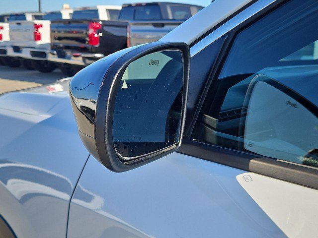 Used 2025 Jeep Compass Latitude AWD/4WD image 19