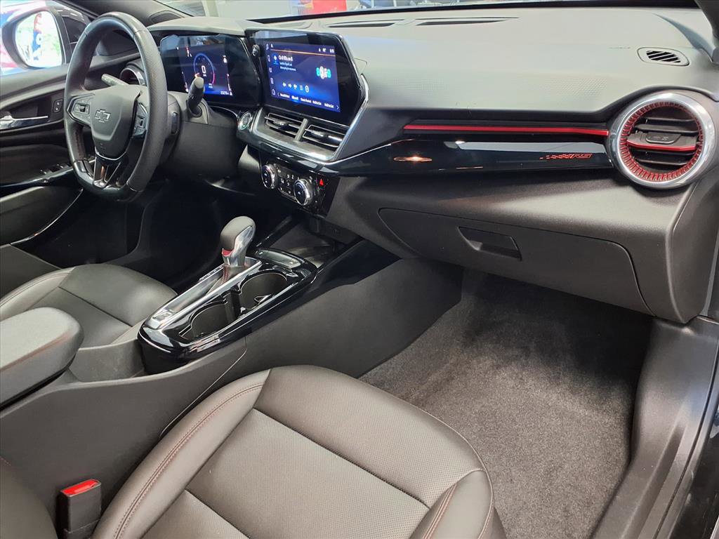 Used 2024 Chevrolet Trax RS w/ Sunroof Package image 9