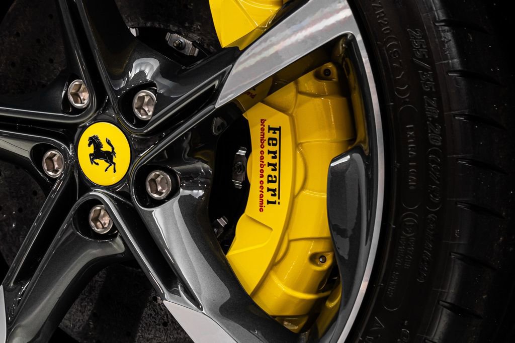 Used 2023 Ferrari SF90 Spider Base image 28