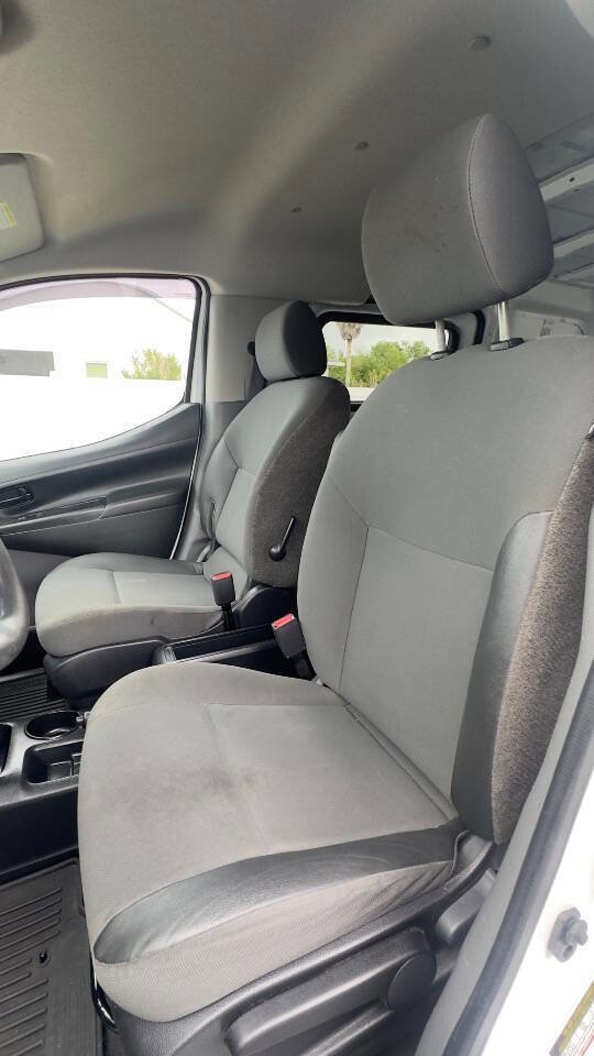 Used 2017 Nissan NV200 SV w/ Back Door Glass Package image 10