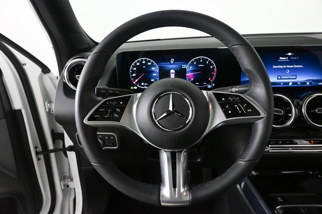 Used 2025 Mercedes-Benz GLB 250 image 2