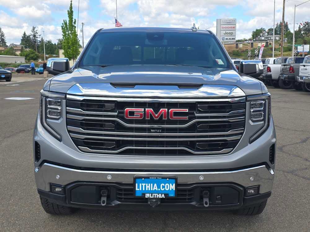 Used 2025 GMC Sierra 1500 SLT w/ SLT Premium Plus Package AWD/4WD image 8