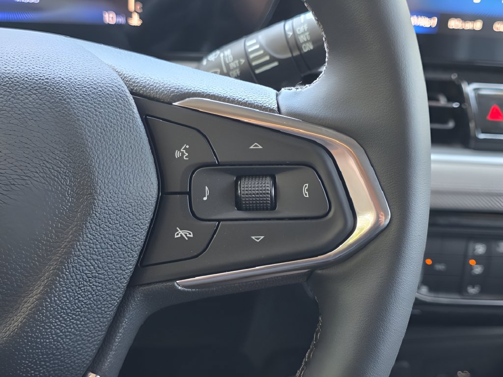 New 2026 Chevrolet TrailBlazer LT w/ LT Cold Weather Package FWD image 17