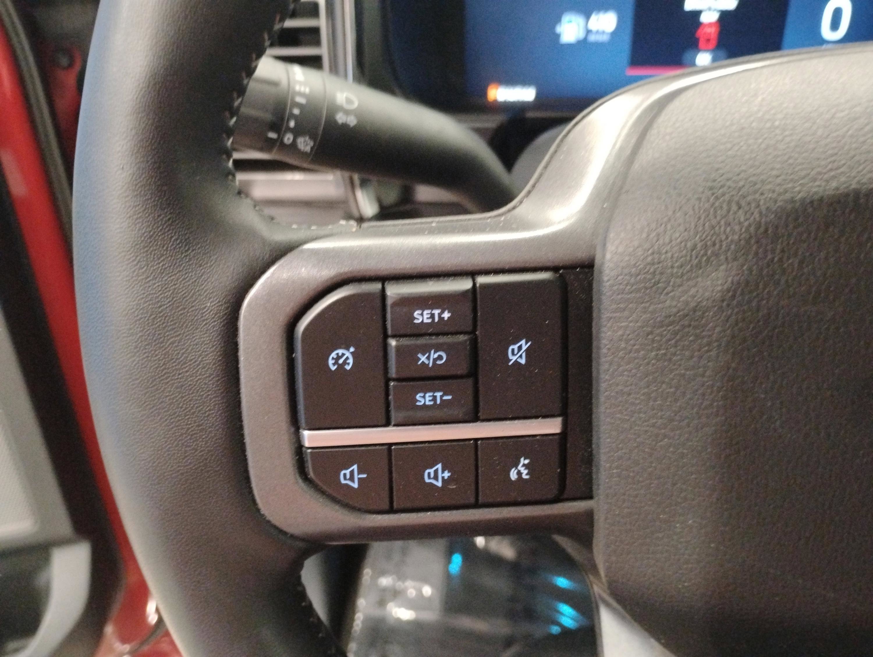 Used 2024 Ford F250 Lariat w/ Chrome Package image 17