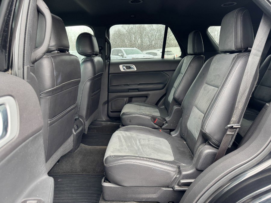 Used 2015 Ford Explorer XLT w/ Equipment Group 202A image 16