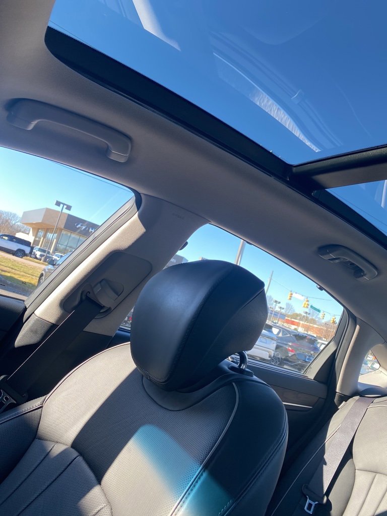 Used 2015 Hyundai Genesis 3.8 w/ Option Group 04 image 4