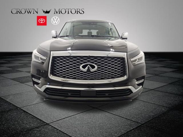 Used 2018 INFINITI QX80 4WD w/ Deluxe Technology Package image 2