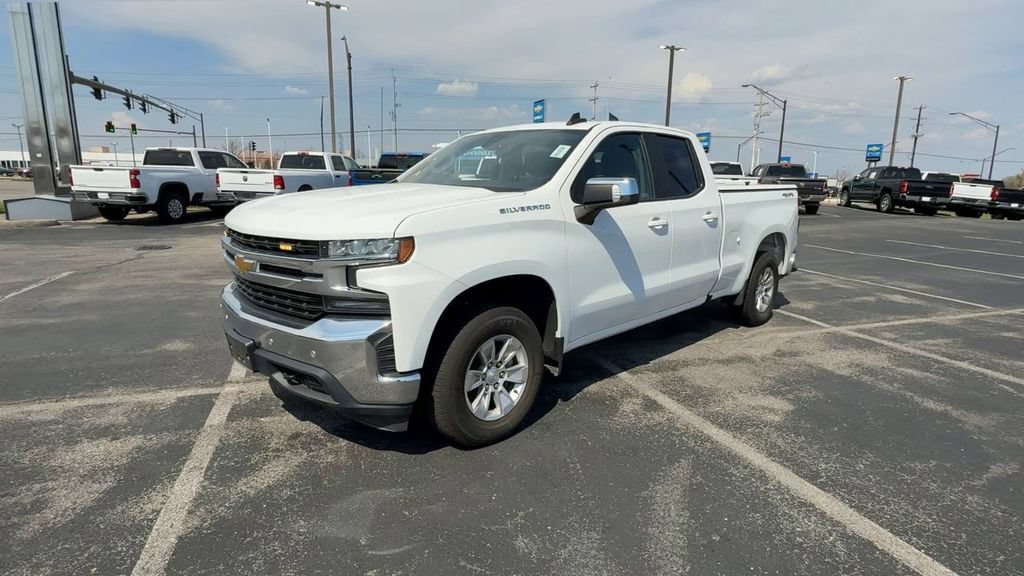 Used 2020 Chevrolet Silverado 1500 LT w/ Convenience Package AWD/4WD image 4