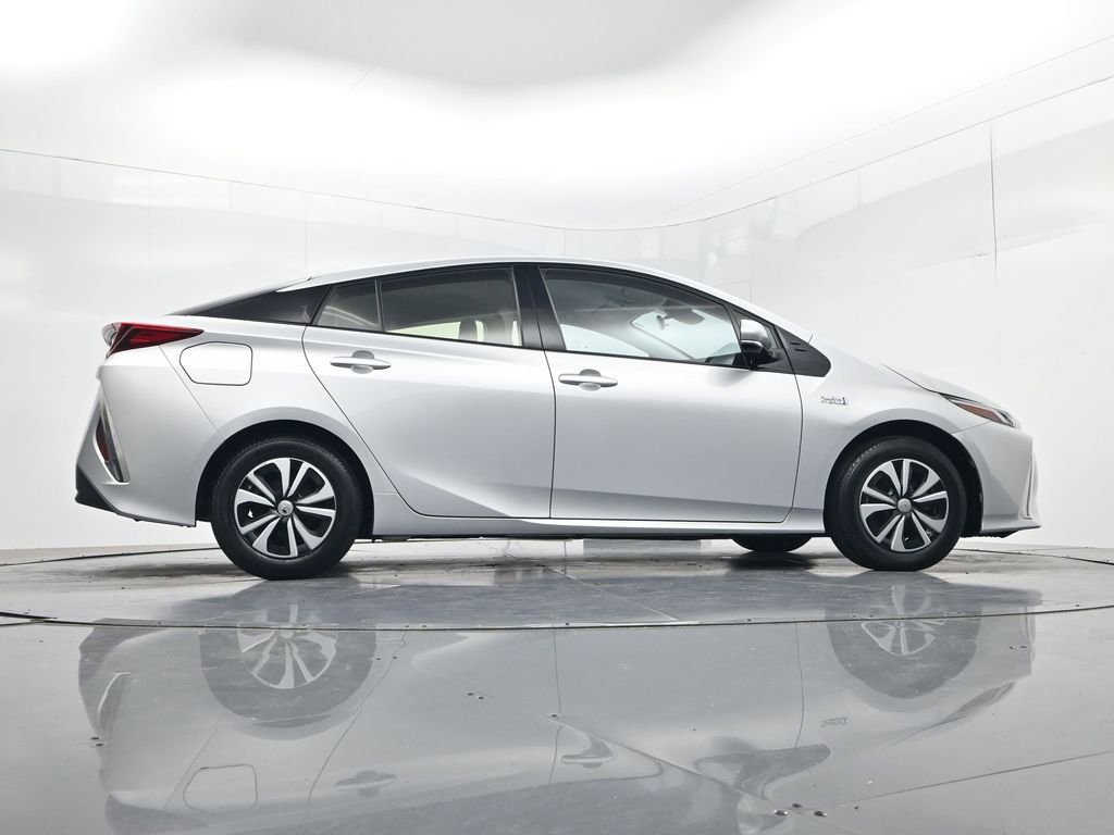 Used 2017 Toyota Prius Prime Plus w/ Carpet Mat Package FWD image 44