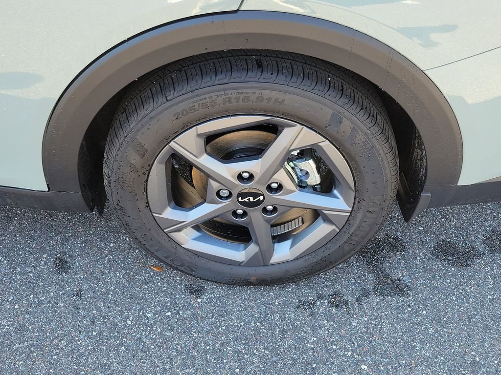 New 2026 Kia K4 LXS image 36