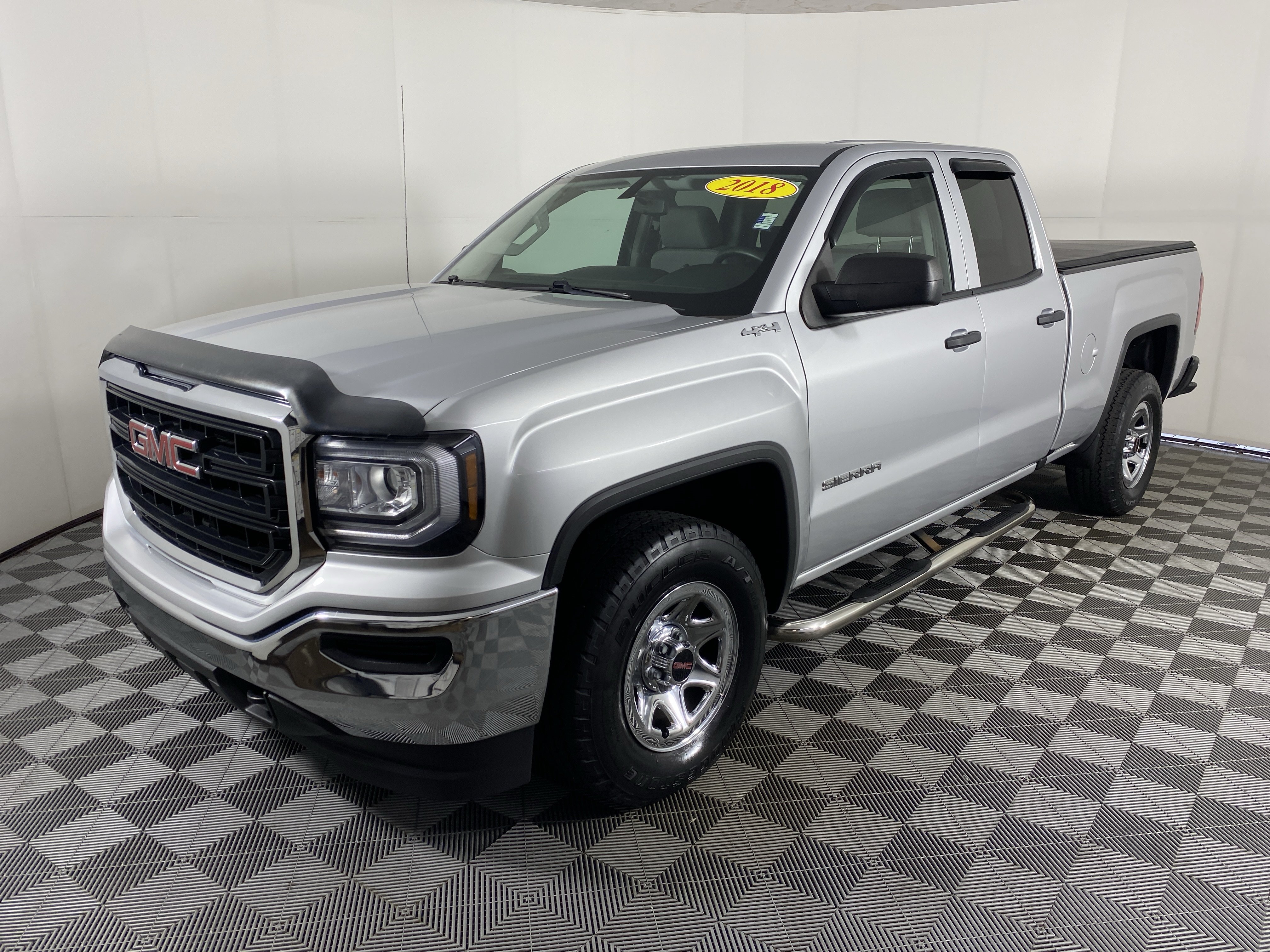 Used 2018 GMC Sierra 1500 4x4 Double Cab w/ Sierra Appearance Package image 8