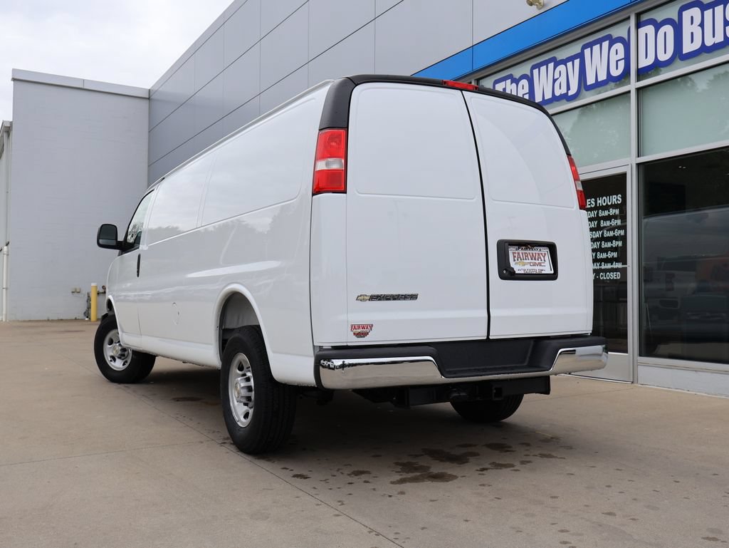 New 2026 Chevrolet Express 3500 Extended w/ Driver Convenience Package RWD image 28
