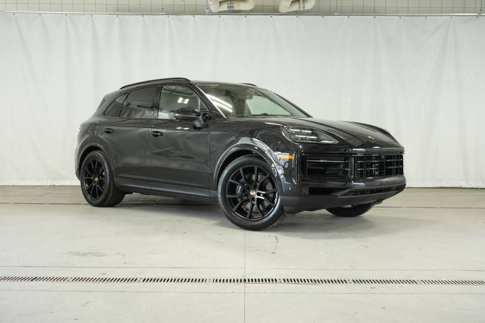 Certified 2025 Porsche Cayenne image 9