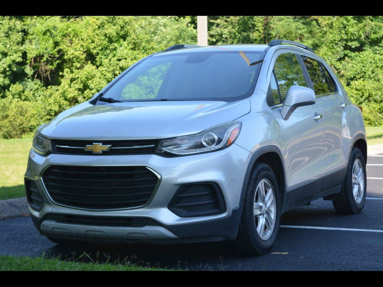 Used 2018 Chevrolet Trax LT w/ LT Convenience Package FWD image 1