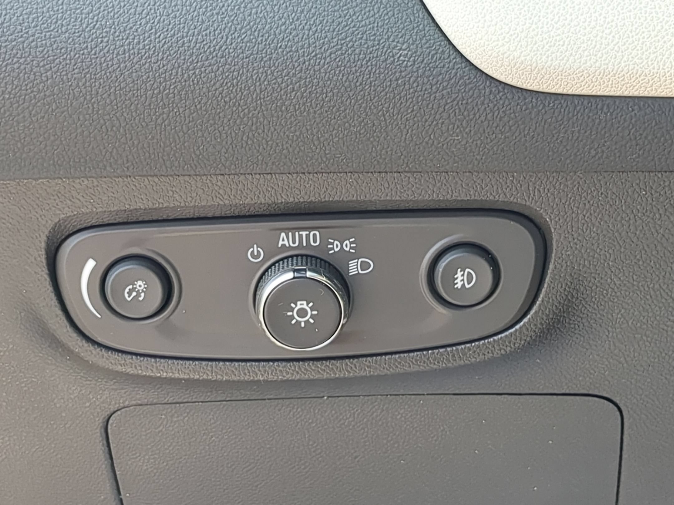 Certified 2023 Buick Encore GX Select AWD/4WD image 16
