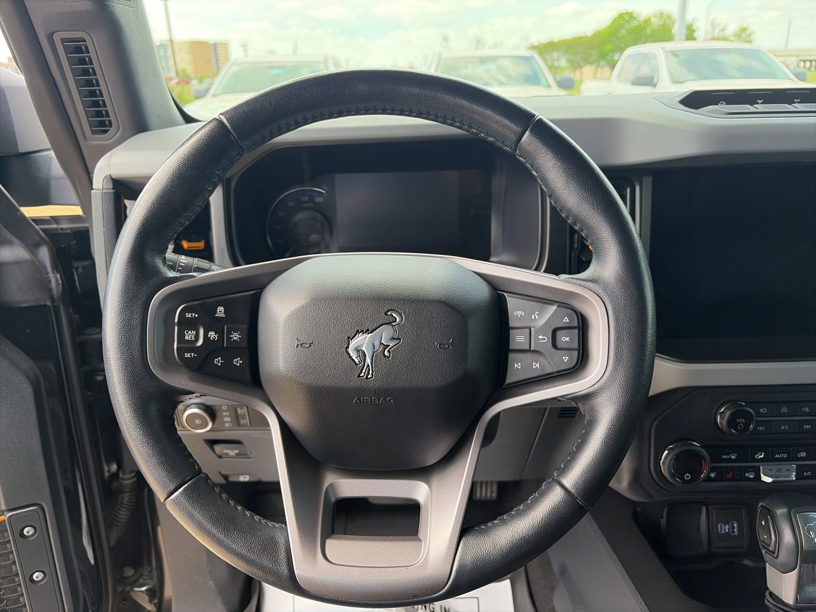 Used 2023 Ford Bronco Badlands image 17