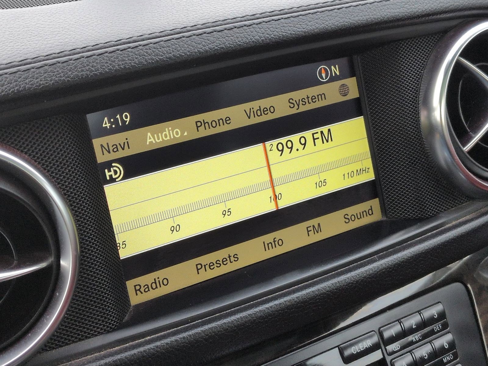 Used 2013 Mercedes-Benz SL 550 image 23