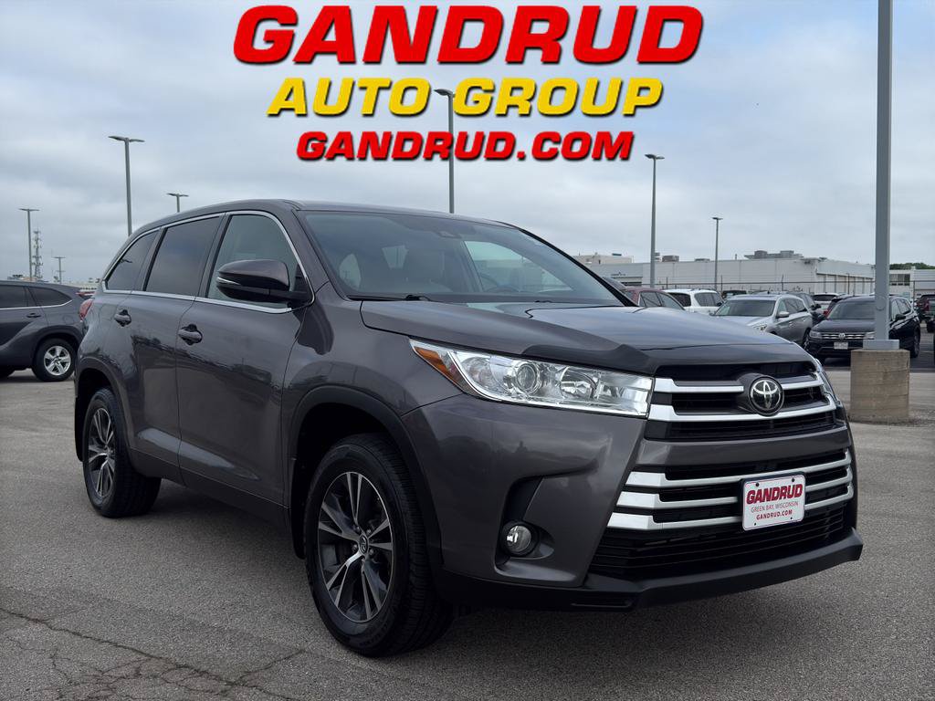 Used 2019 Toyota Highlander Plus AWD/4WD video 1