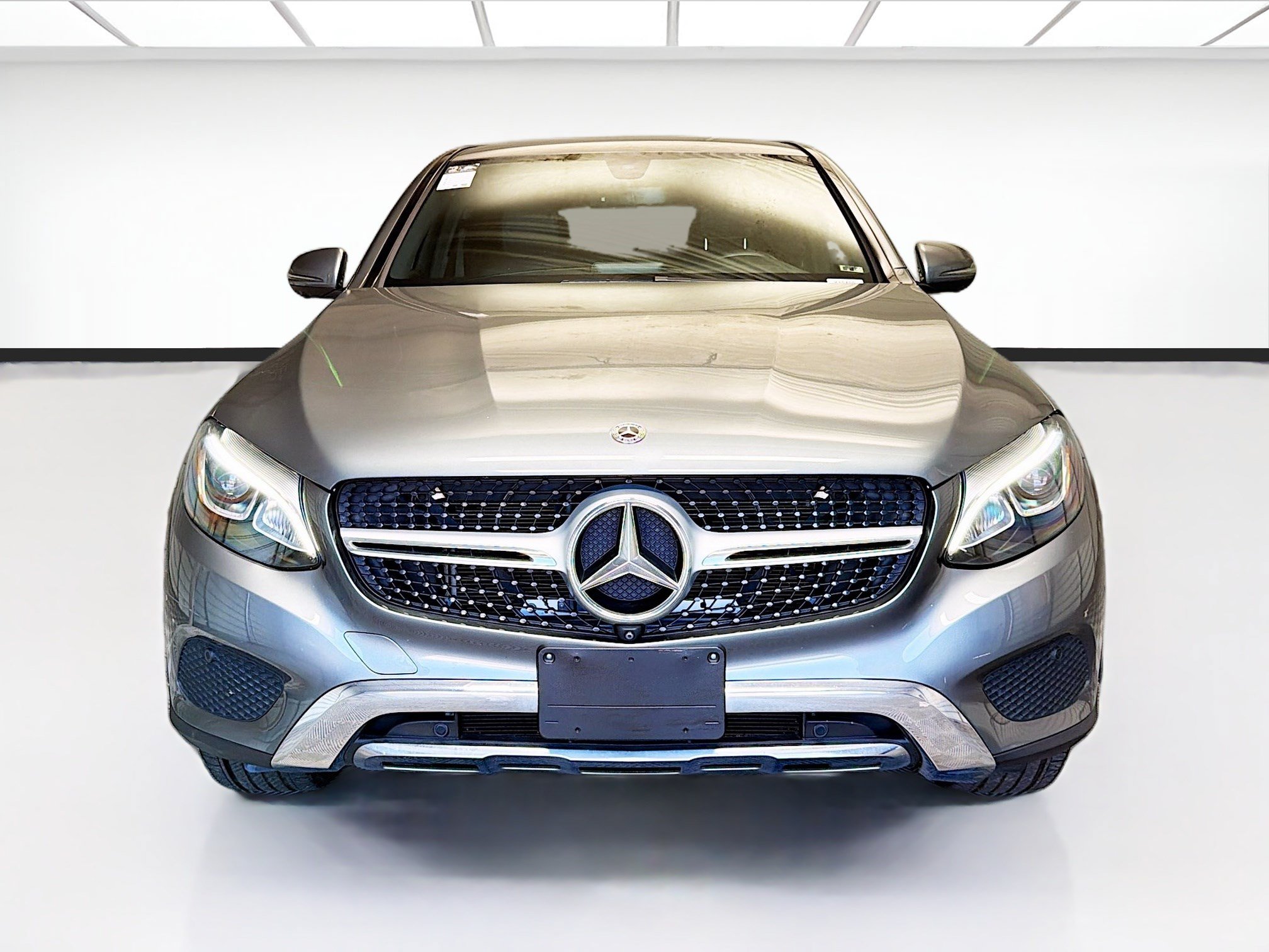 Used 2019 Mercedes-Benz GLC 300 4MATIC Coupe image 2