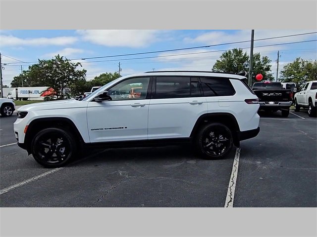 New 2025 Jeep Grand Cherokee L Altitude image 24