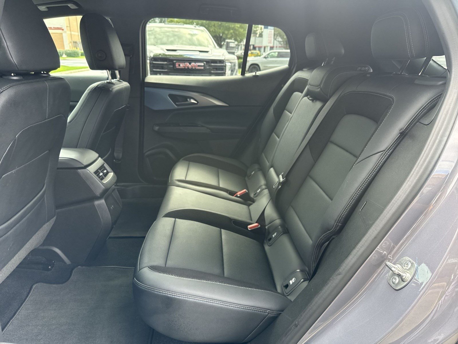 Used 2024 Chevrolet Equinox EV LT w/ LPO, Trailering Package FWD image 23