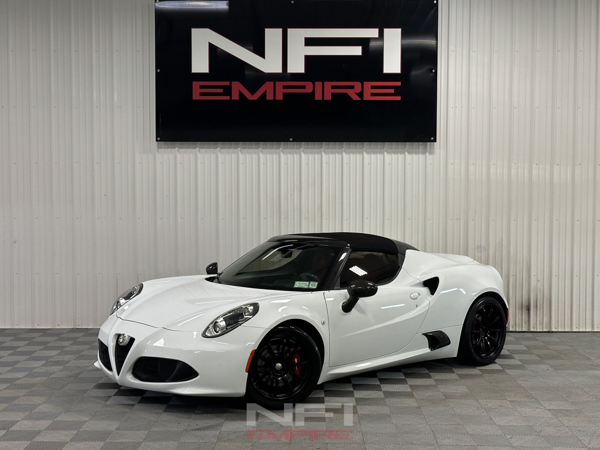 Used 2016 Alfa Romeo 4C Spider w/ Spider Track Package 3 RWD image 2