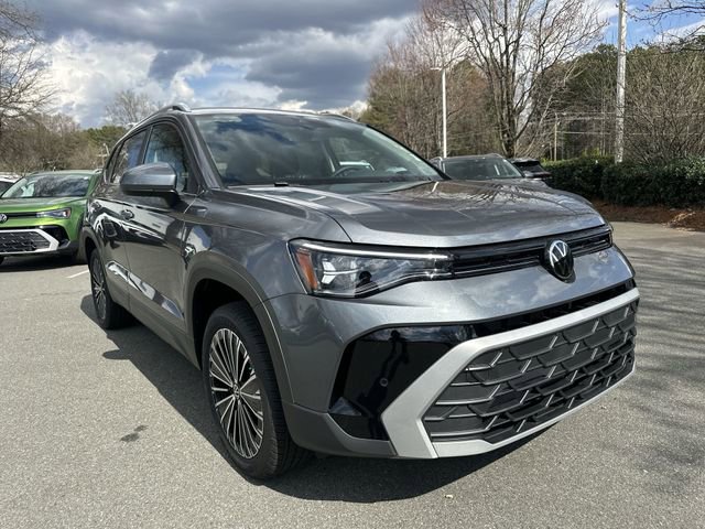 New 2026 Volkswagen Taos SE image 7