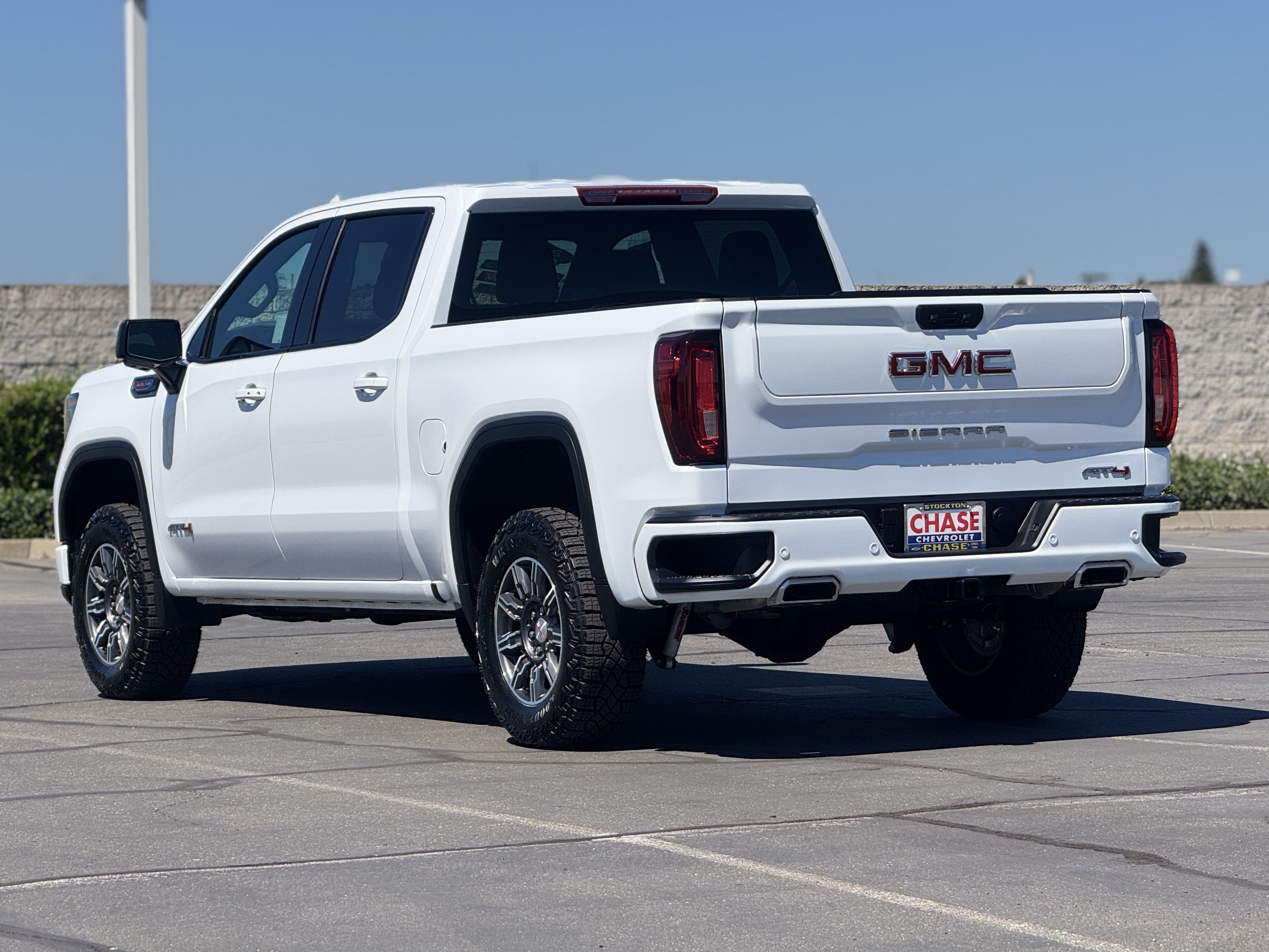 Certified 2025 GMC Sierra 1500 AT4 AWD/4WD image 5