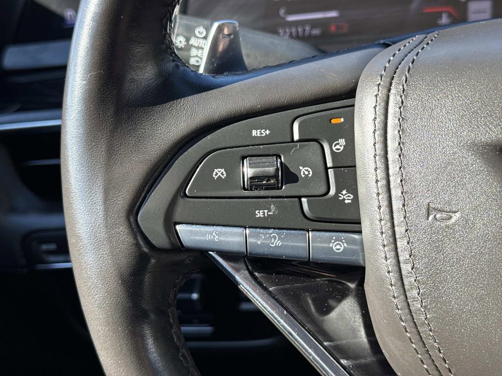 Certified 2023 Cadillac Escalade ESV V w/ LPO, ONYX Package image 26