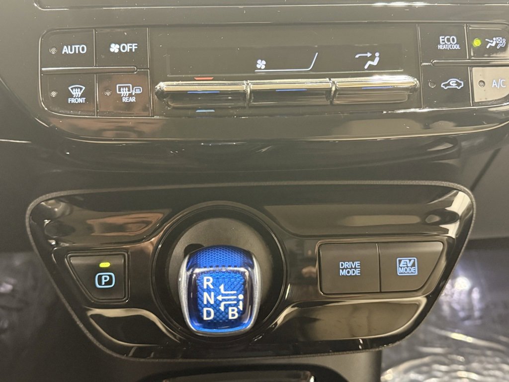 Used 2020 Toyota Prius XLE image 22