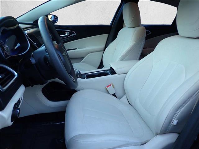 Used 2016 Chrysler 200 Limited FWD image 10