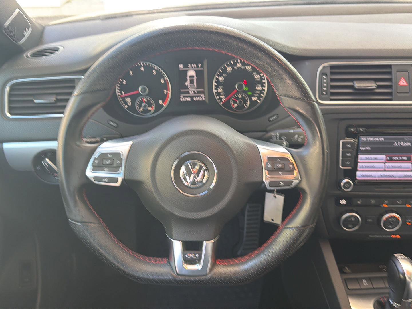 Used 2014 Volkswagen Jetta GLI Autobahn image 24